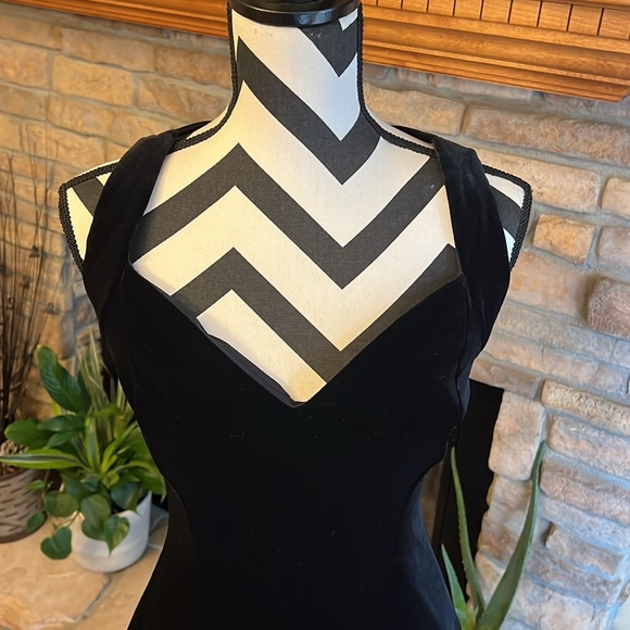 Betsy & Adam By Linda Bernell‎ Black velvet fit & flare party/formal dress. NWT! - Picture 6 of 13